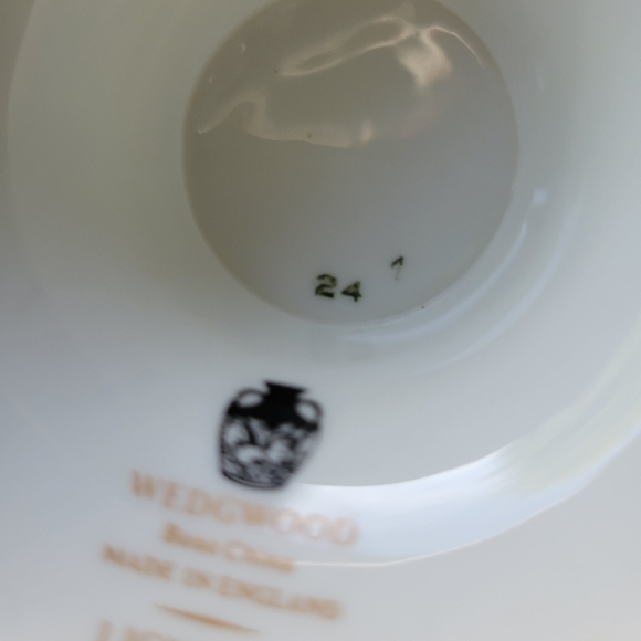 Wedgwood Bone China Litchfield Coffee Pot - Picture 4 of 8